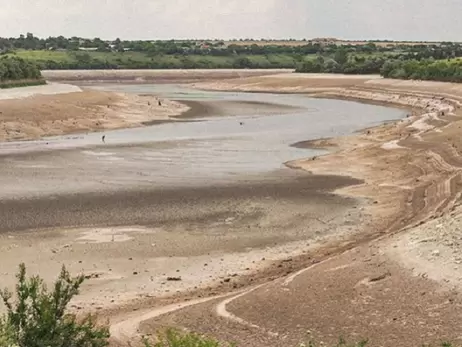 Кабмин запретил использовать дно осушенного Каховского водохранилища