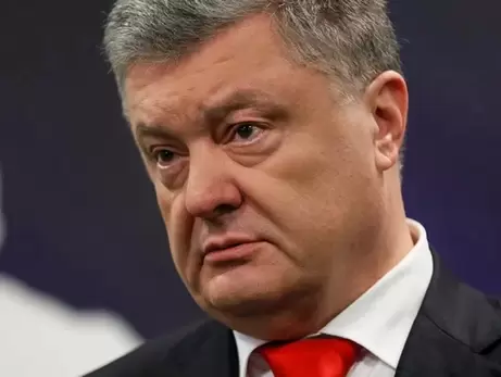 Військовий в соцмережі звинуватив Порошенко, що той шантажував уряд, щоб виїхати за кордон