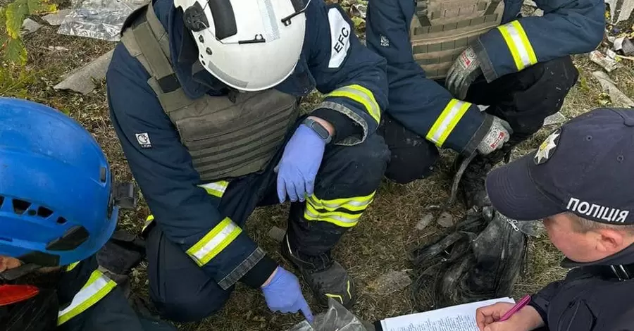 Слідчі встановили двох мешканців села Гроза, які передали інформацію навідникам