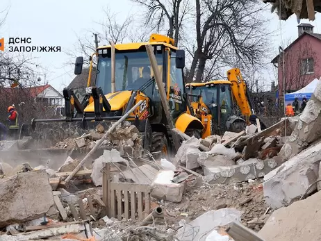 Внаслідок обстрілу Запоріжжя загинули 8-річна дівчинка разом із батьком, а також водій тролейбуса