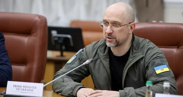 Шмыгаль за 2023 год заработал почти миллион гривен, а его жена - в восемь раз больше, - декларация 