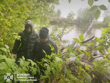 Двое мужчин переплыли Западный Буг, чтобы вернуться из-за границы в Украину