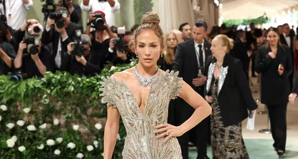 Вбрання зірок на Met Gala 2024: Лопес у Schiaparelli, а Кідман у Balenciaga