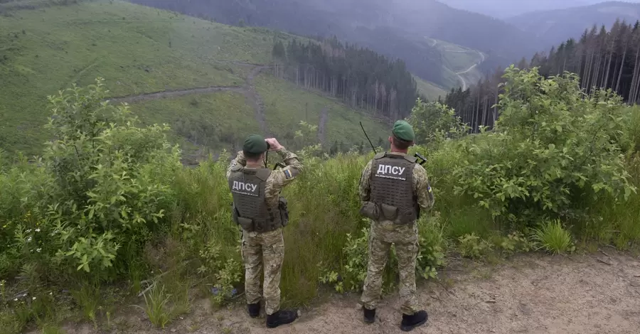 За добу в горах спіймали десятьох ухилянтів, деяких зупиняли пострілами