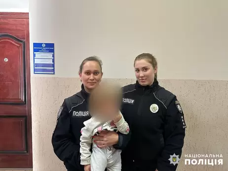 В Одесі жінка пів ночі знущалася з маленької дитини в прямому ефірі