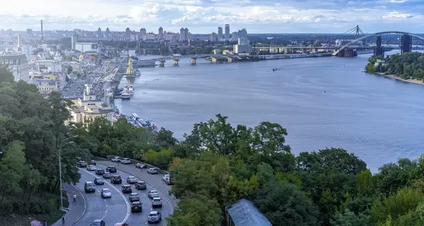 Киевляне отмечают День города, в столице пройдет ярмарка и пробег под каштанами