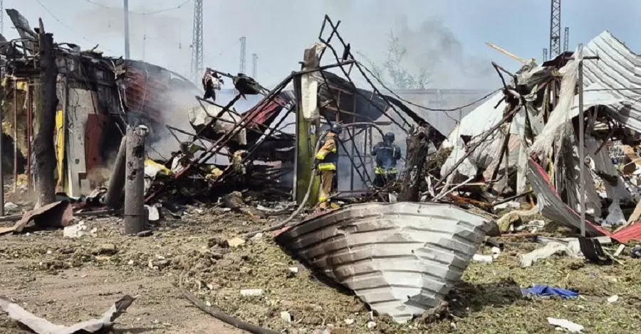 Внаслідок удару росіян по Лиману на Донеччині поранень зазнали вісім людей