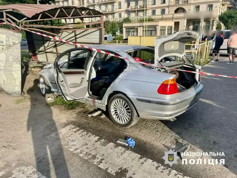 В Одесской области водитель, убегая от полиции, въехал в людей на пешеходном переходе 