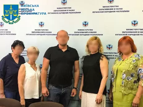 Вчительку з Києва, яка працювала на окупантів, повідомили про підозру