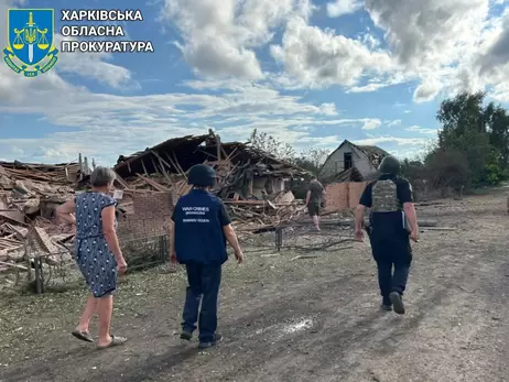 В Изюмском районе из-за авиаудара России госпитализировали беременную и подростка