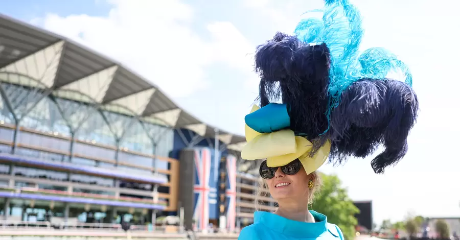 Цукерки, страусове пір'я та квіти: наймодніші капелюшки на гонках Royal Ascot 2024