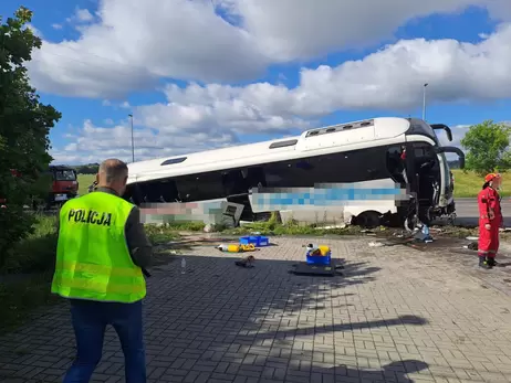 У Польщі автобус з українцями потрапив в ДТП, серед постраждалих є діти