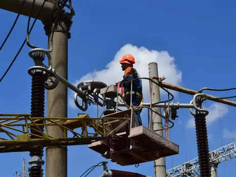 В енергосистемі України спостерігається великий дефіцит, ввечері світла не буде кілька годин