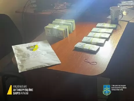 Прокурорів Офісу генпрокурора викрили на одержанні хабаря у 170 тисяч доларів