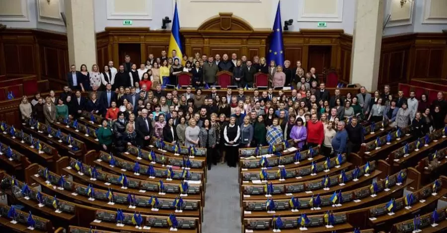 Парламент вернется к работе, когда у нардепов будет окончательный вариант законопроекта об УПЦ МП