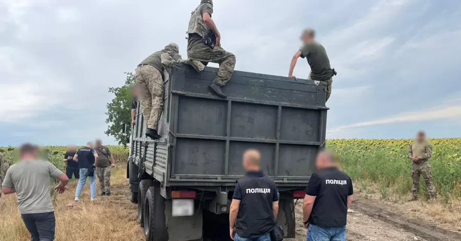 Антирекорд в Одесской области - 48 мужчин пытались пересечь границу в кузове грузовика