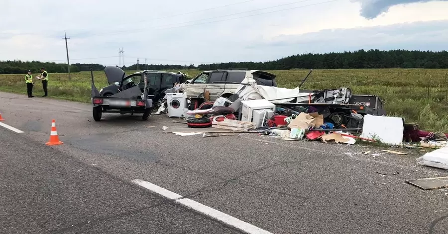 В ДТП в Ровенской области пострадали 10 человек, четверо из них - дети