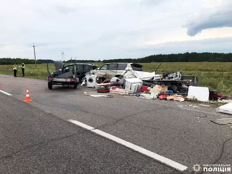 В ДТП в Ровенской области пострадали 10 человек, четверо из них - дети