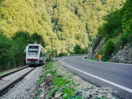 В Укрзалізниці пояснили, чому складно купити квитки на захід країни