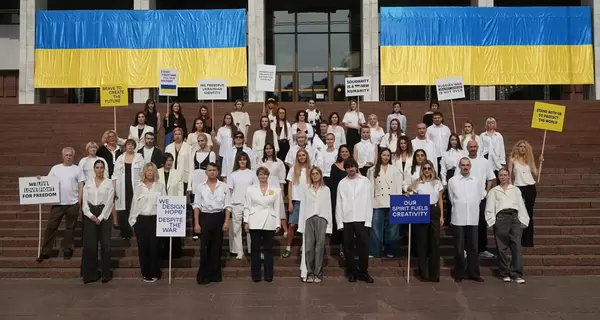 На відкритті Ukrainian Fashion Week 50 представників індустрії моди звернулися до світу