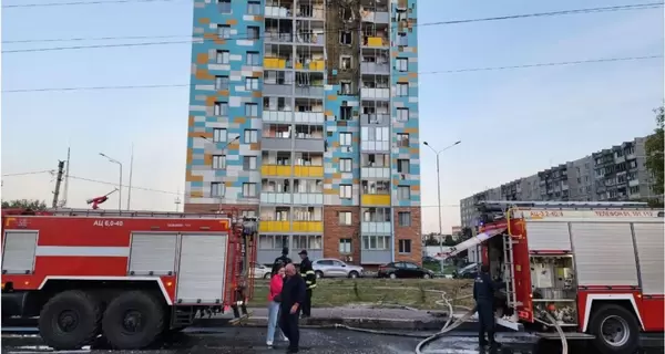 Атака дронов по Подмосковью: закрытые аэропорты, проверка ПВО и психологический эффект