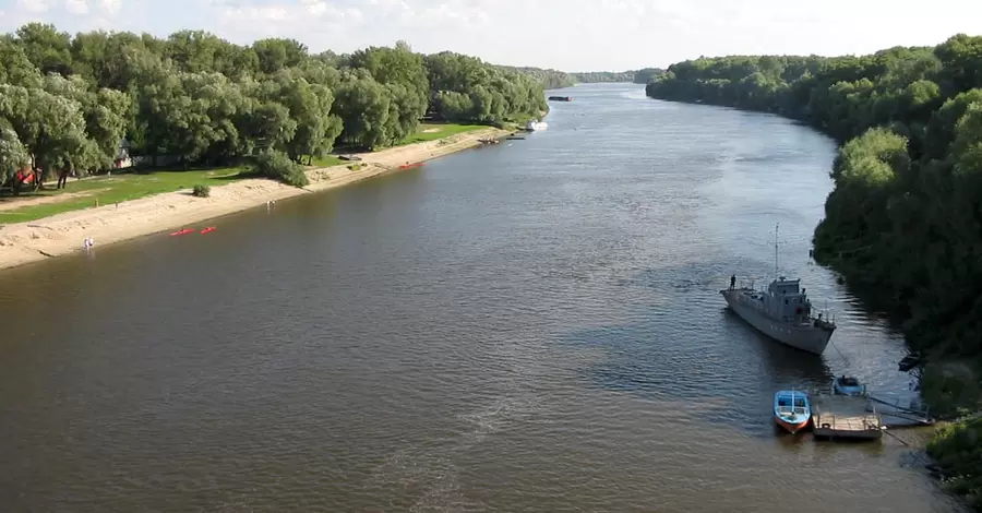 Джерелом забруднення річок виявився російський завод, у воду потрапило близько 5,7 тисячі тонн відходів 