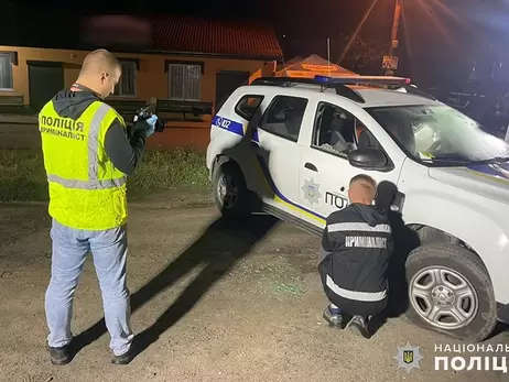 На Хмельниччині чоловік розстріляв поліцейських з автомата, випустивши 60 куль 