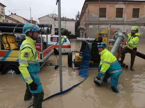 В Італії через повені розпочалася евакуація жителів півночі, є зниклі безвісти 