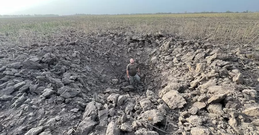 В поле на Николаевщине нашли 300-килограммовую российскую ракету, которая упала и не сдетонировала