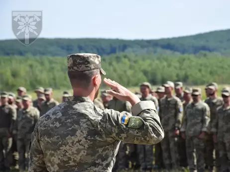 Командиру разрешили самому набирать войско: сработают ли новые правила рекрутинга