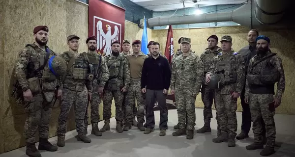 Зеленский на Сумщине наградил участников Курской операции