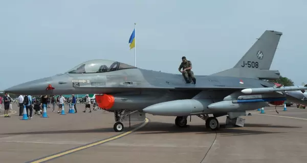 Чи міг український F-16 збити ворожий Су-34 із КАБами? Думка авіаексперта