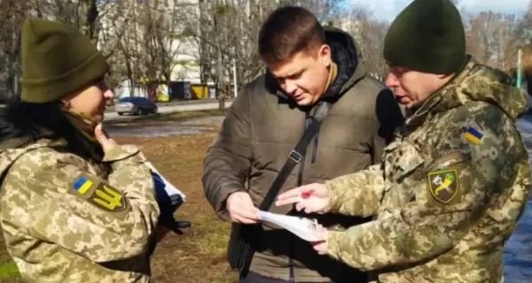 Чи можуть співробітники ТЦК затримати військовозобов'язаного як «СЗЧ»: коментар юриста