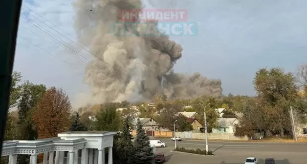 В оккупированном Луганске ракетами атакован склад боеприпасов, — ОВА