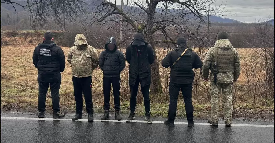 На Закарпатті затримано переправників та ухилянтів, які маскувалися під траурний кортеж