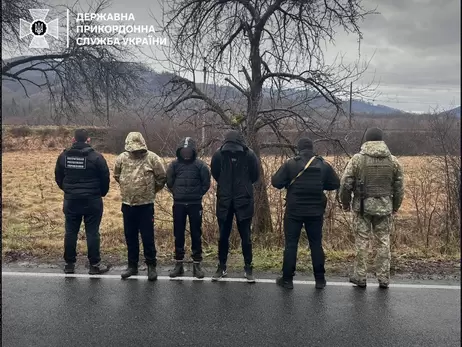 На Закарпатті затримано переправників та ухилянтів, які маскувалися під траурний кортеж