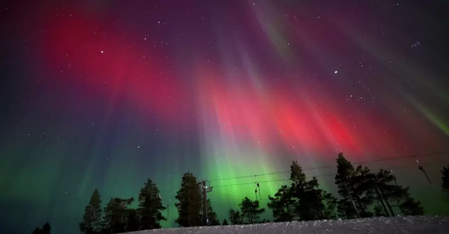 Фотографы показали северное сияние в новогоднюю ночь - ярче фейерверков