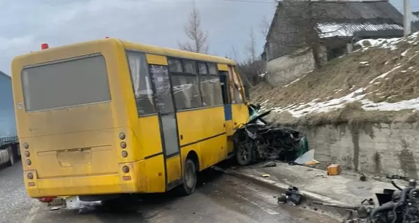 На Львівщині у ДТП з маршруткою загинуло четверо людей