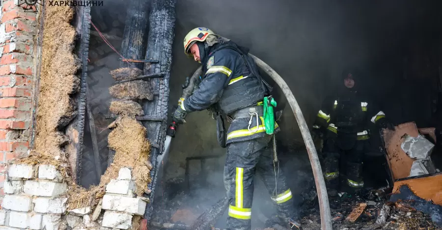 Во время массированной атаки в Сумах погибли два человека, а в Харькове - женщину убило дроном