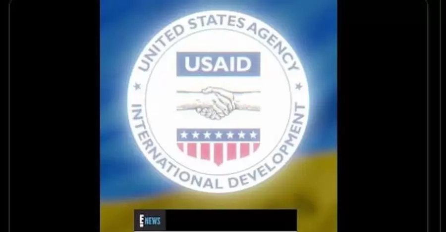 Маск распространил фейк, что USAID платил Джоли и Пенну за визиты в Украину