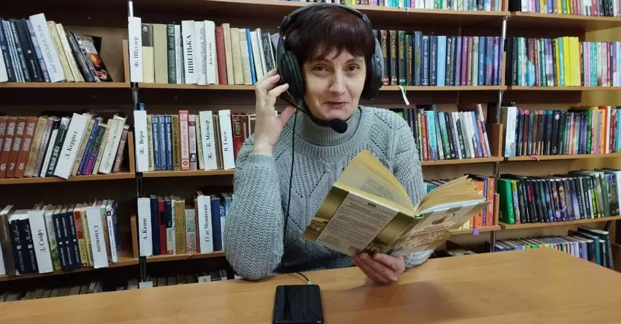 Бібліотекарі із Шостки: Читати книги по телефону будемо й надалі, адже це потрібно людям