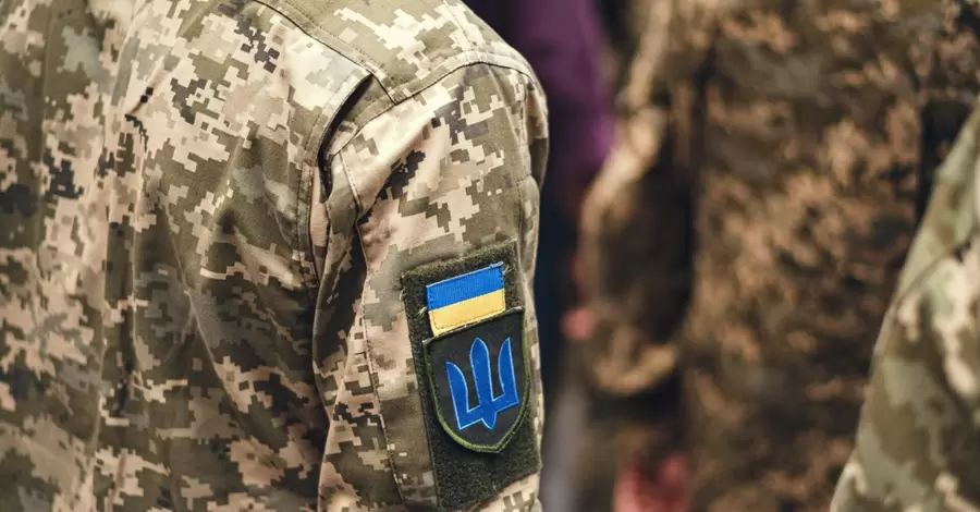 На Львівщині двоє невідомих напали на працівника ТЦК та порізали його