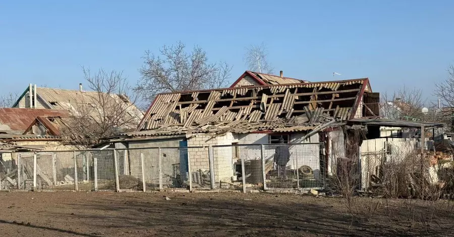 В Оріхові під завалами знайшли тіло чоловіка, а на Херсонщині росіяни поранили 8 людей