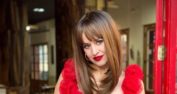 Бывшая жена Дзидзьо в новом видео показала, что станет мамой