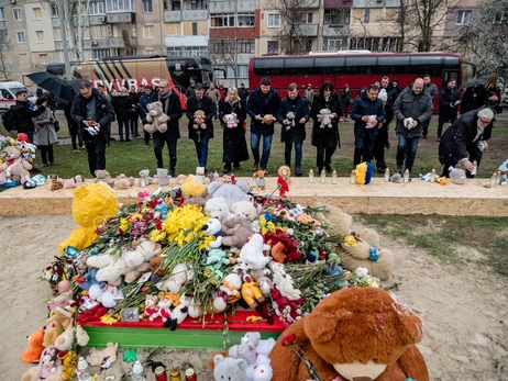 Іноземні посли відвідали Кривий Ріг та вшанували пам'ять жертв російського удару 
