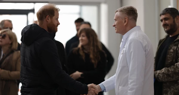Принц Гарри тайно приехал в Украину и встретился с ветеранами в Superhumans Center