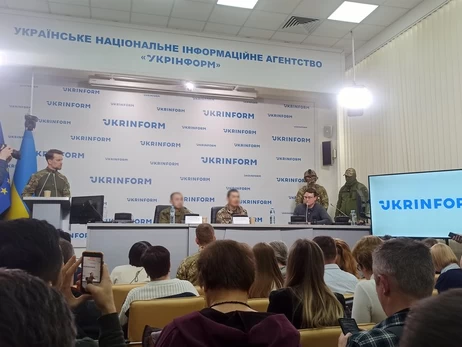 Полонені китайці на пресконференції у Києві розповіли, як потрапили на війну