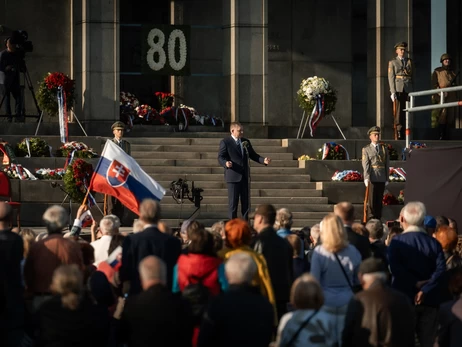 Никто не может мне указывать, - Фицо заявил, что поедет в Москву на парад 9 мая
