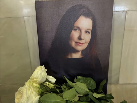 Одну з жертв удару по Сумах піаністку Олену Когут поховали у концертному вбранні