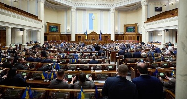 Верховная Рада продлила военное положение и мобилизацию, единственный голос против - от Гончаренко